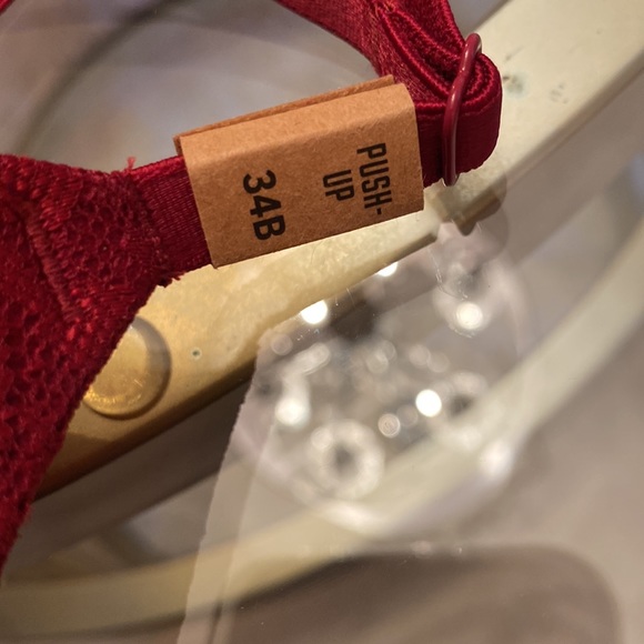 Pink Victoria's Secret leopard bra - Picture 6 of 7